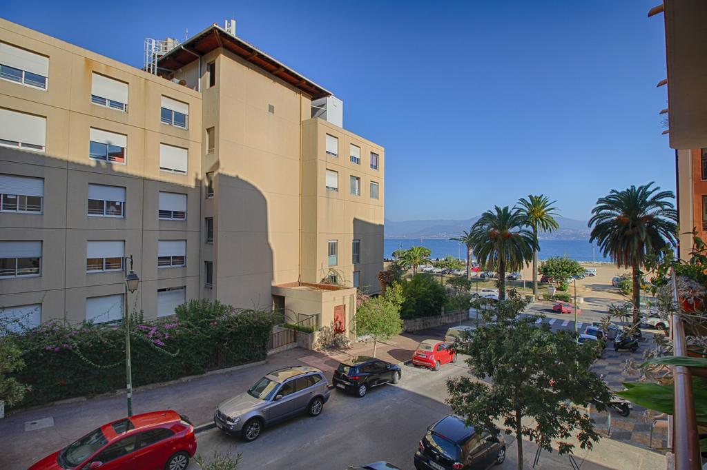 F3 Place Miot Apartment Ajaccio  Bagian luar foto
